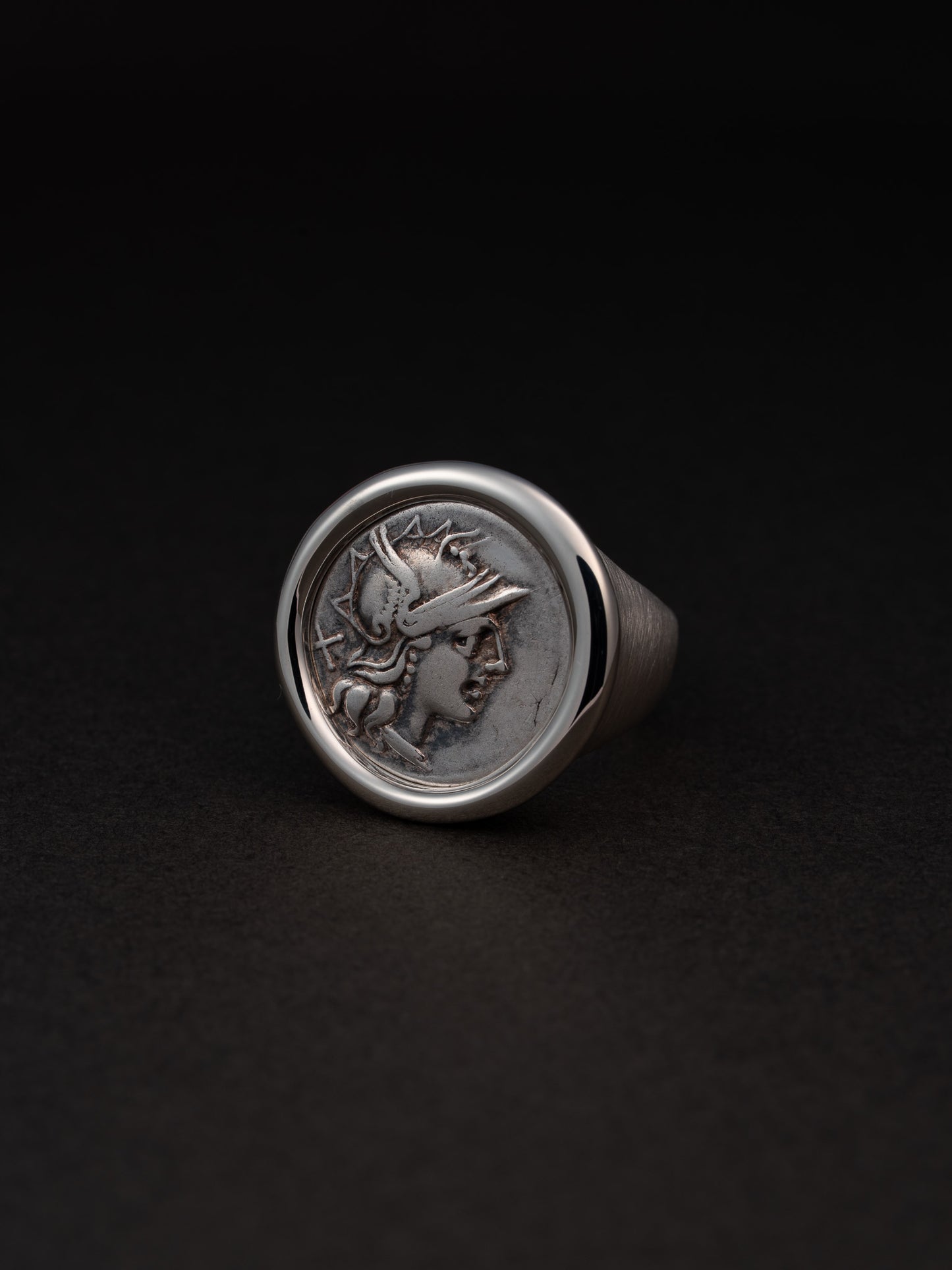 MONOLITH Coin Signet Ring -Roma