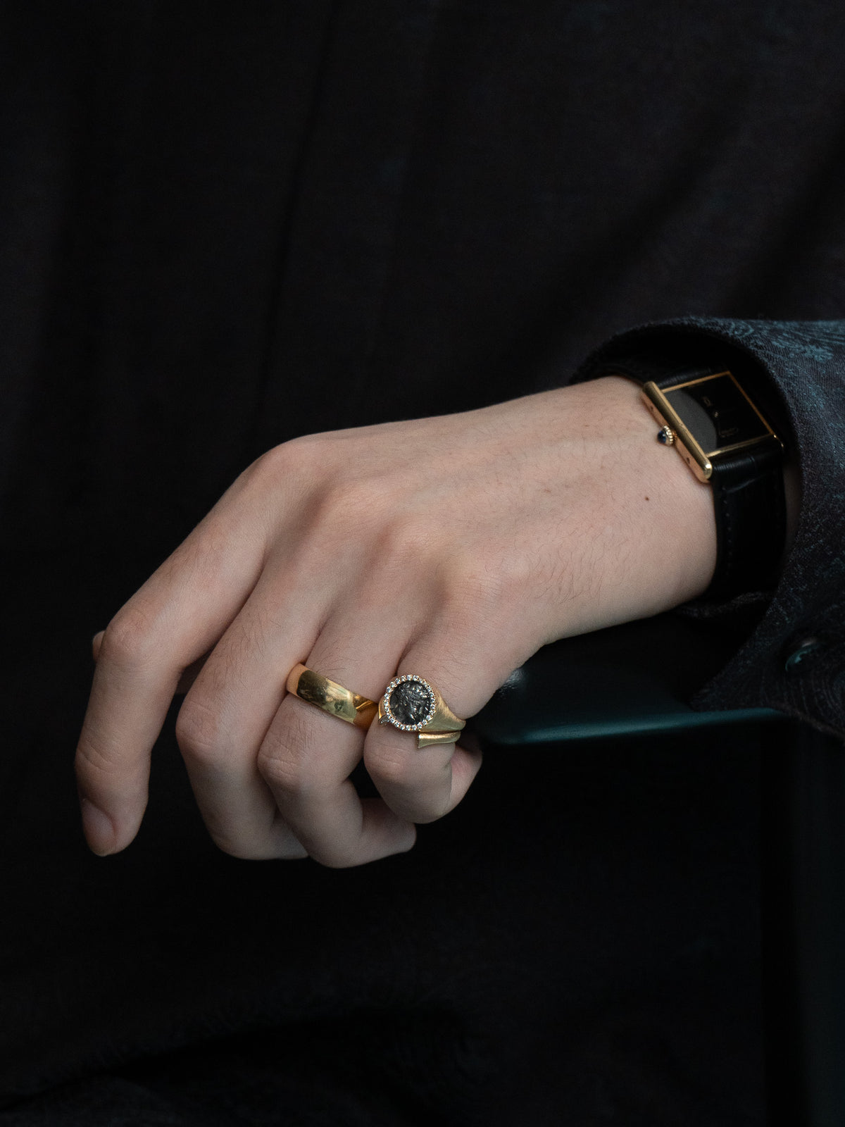 MONOLITH Coin Signet Ring -Lacydon
