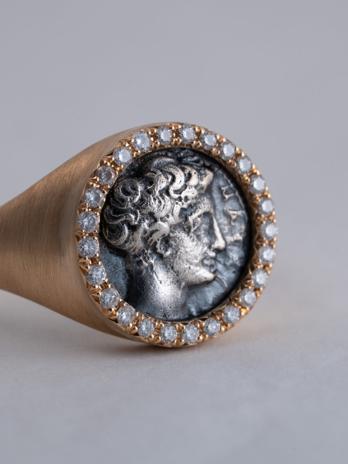 MONOLITH Coin Signet Ring -Lacydon