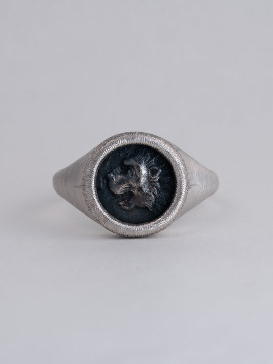 MONOLITH Coin Signet Ring -Lion