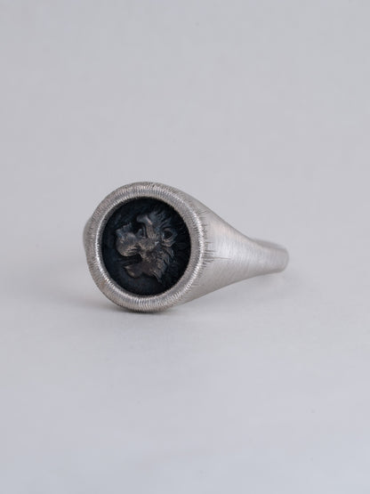 MONOLITH Coin Signet Ring -Lion