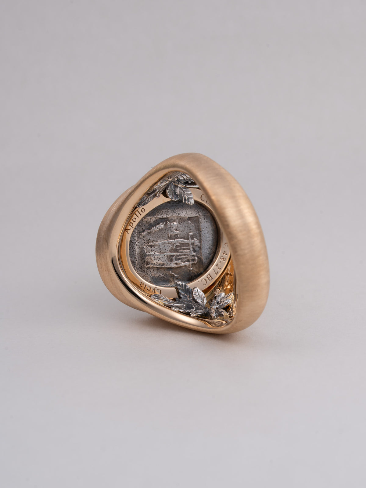 MOMONOLITH Coin Signet Ring -Apollo