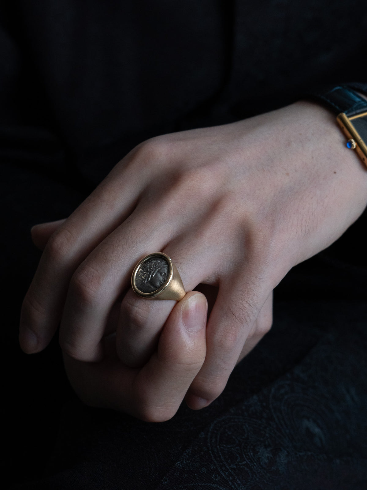 MOMONOLITH Coin Signet Ring -Apollo